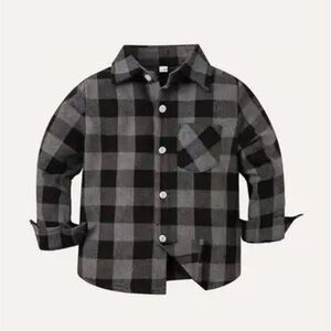 Black and Gray Plaid flannel Button Down Shirt with Long Sleeves